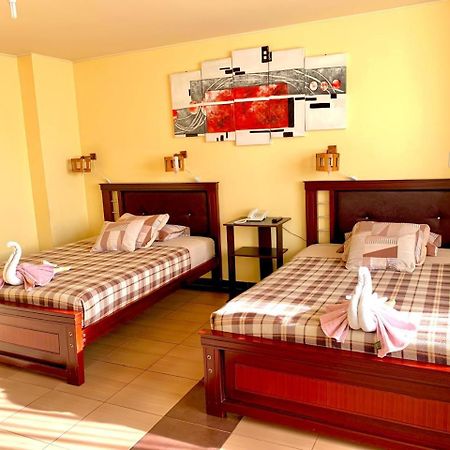 Dos Hemisferios Hotel Кито Екстериор снимка