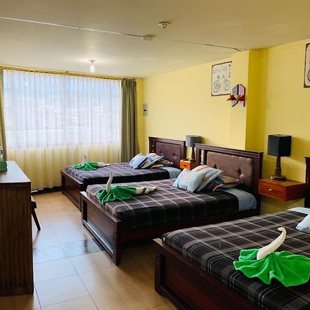 Dos Hemisferios Hotel Кито Екстериор снимка