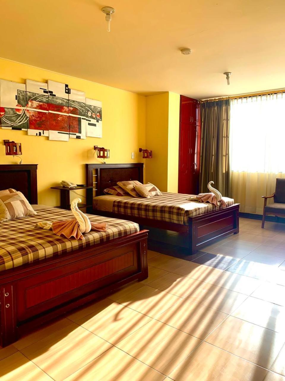 Dos Hemisferios Hotel Кито Екстериор снимка