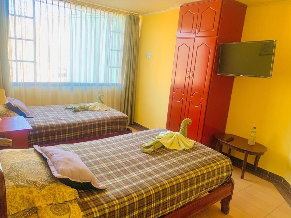 Dos Hemisferios Hotel Кито Екстериор снимка