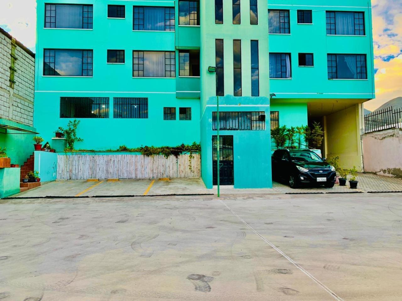 Dos Hemisferios Hotel Кито Екстериор снимка